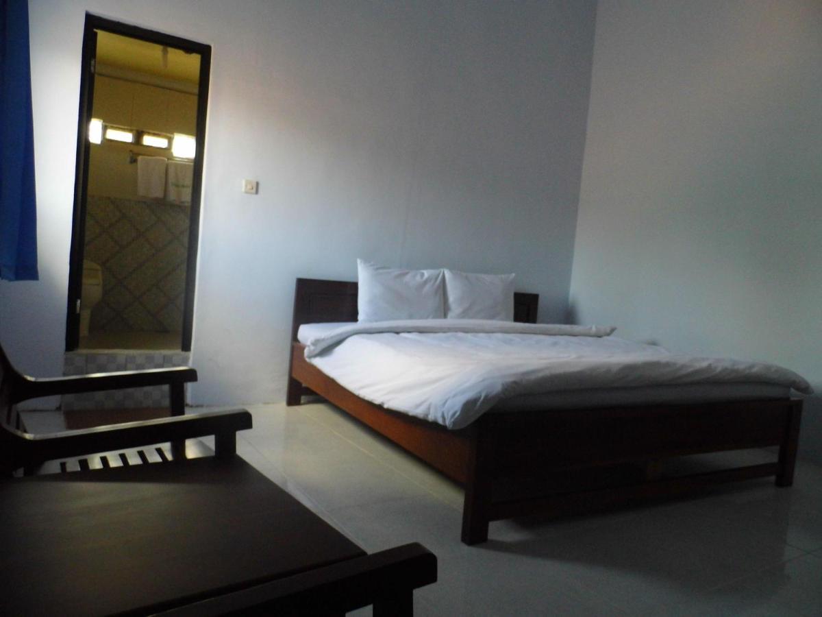 Hotel Ilhami Blitar Exterior photo