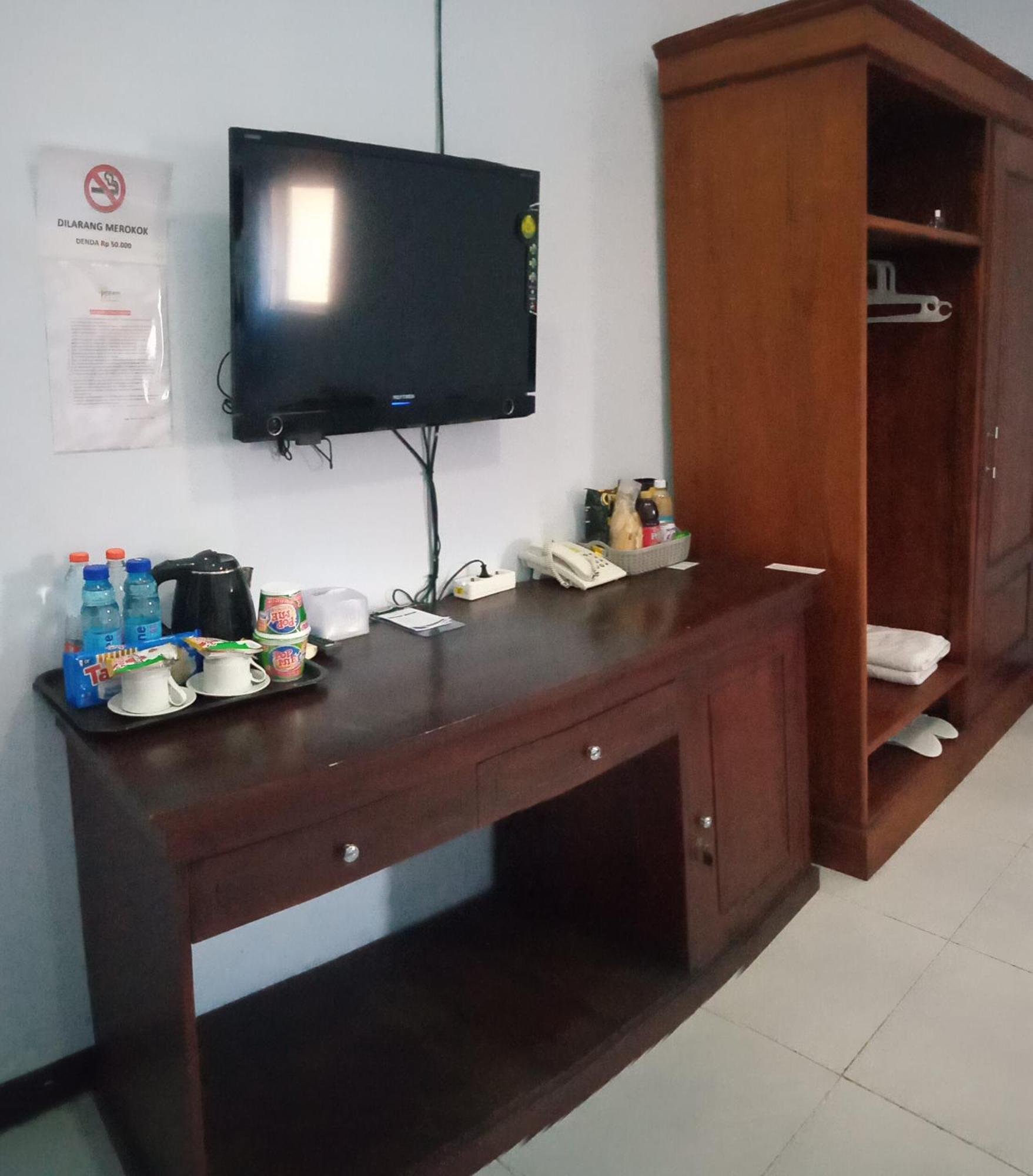 Hotel Ilhami Blitar Exterior photo